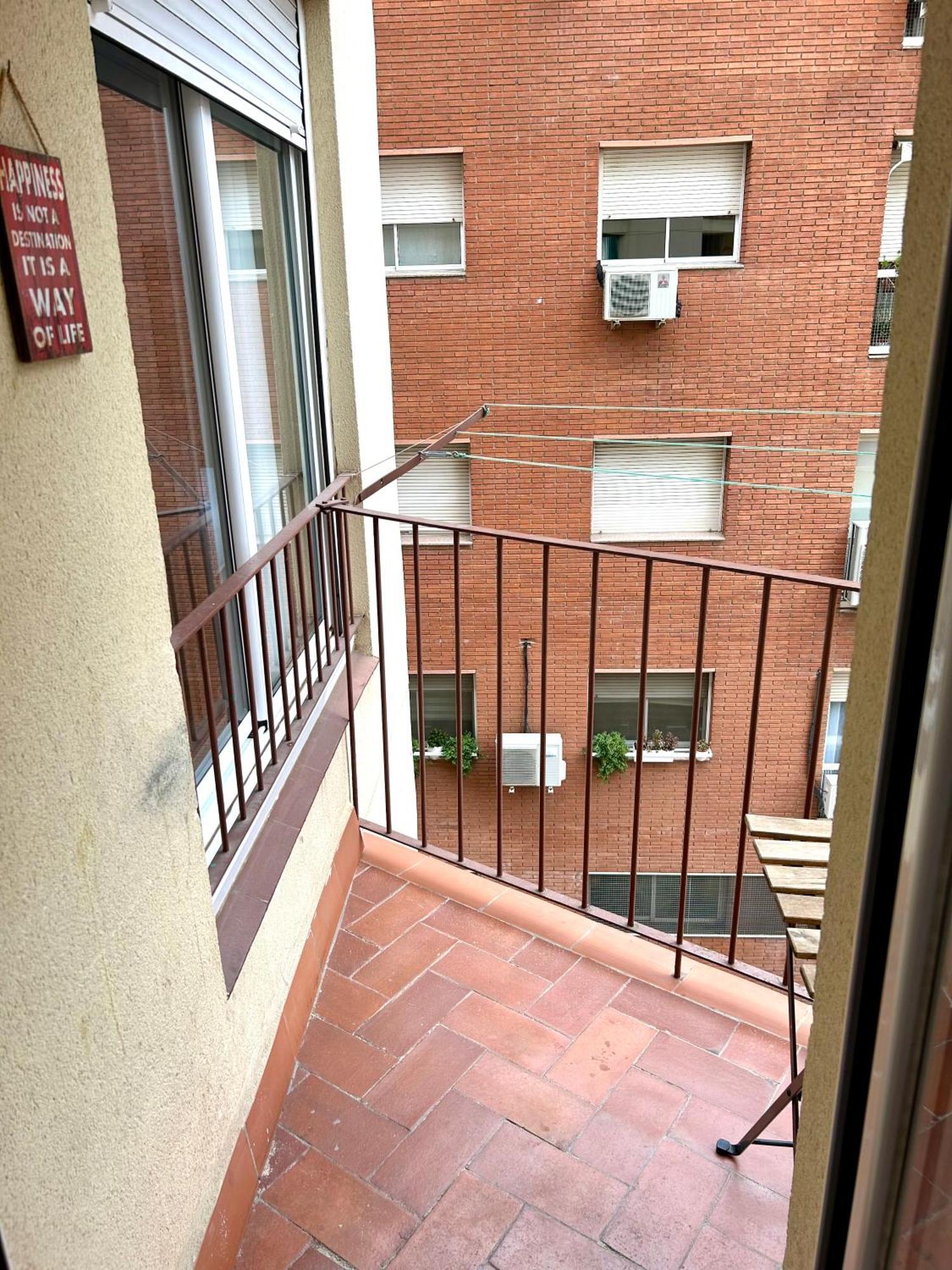Apartment carrer d'Olesa Barcelone Extérieur photo